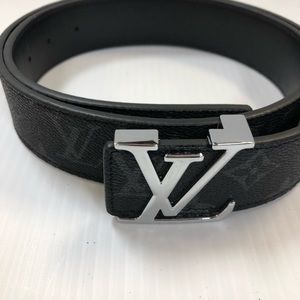 Louis Vuitton Black Belt 42/105